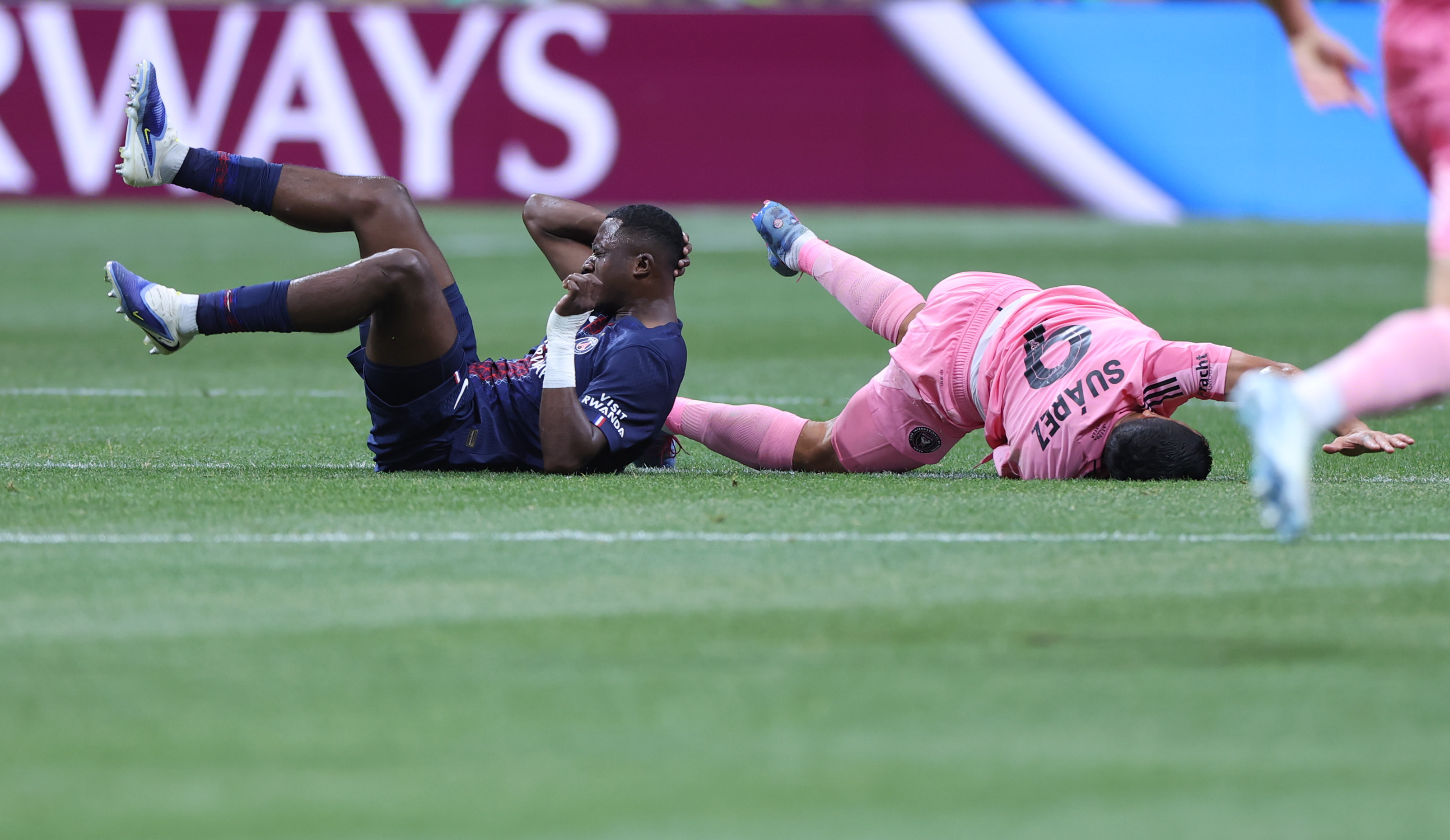 包含巴黎圣日耳曼冲刺阶段手感冰凉，志在社区盾名次提升，悬念犹存，球队文化再被提及的词条